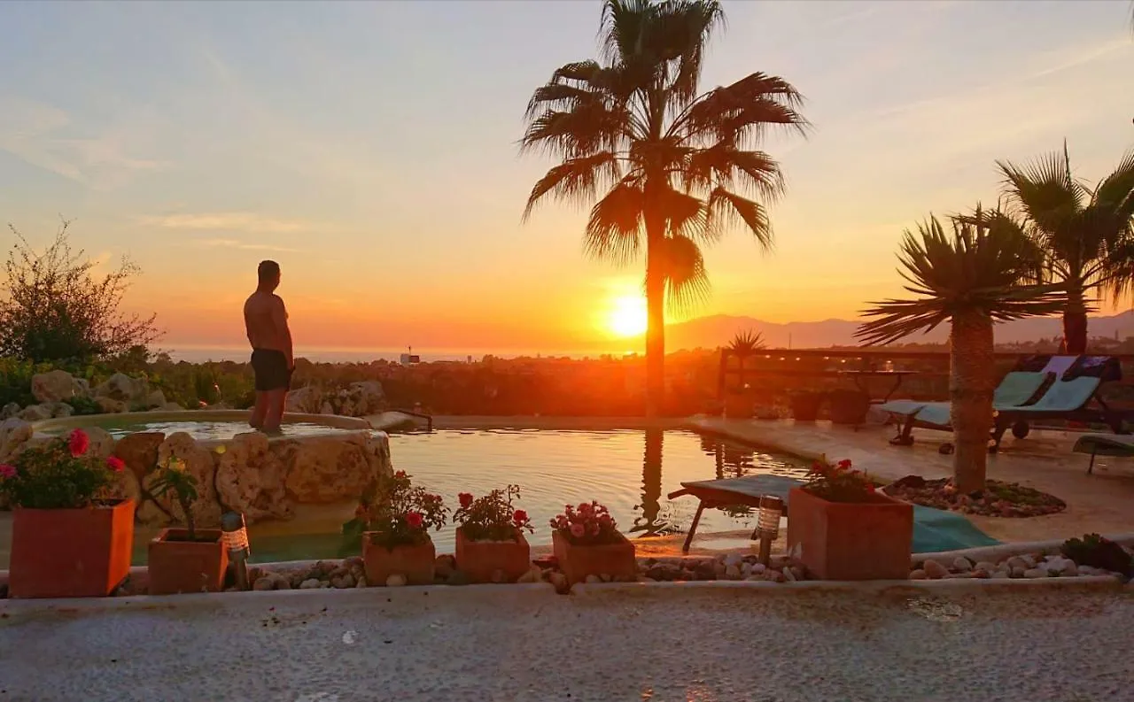 Sunset Villa Marbella - Infinity Pool & Sea View Δωμάτια σε οικογενειακή κατοικία